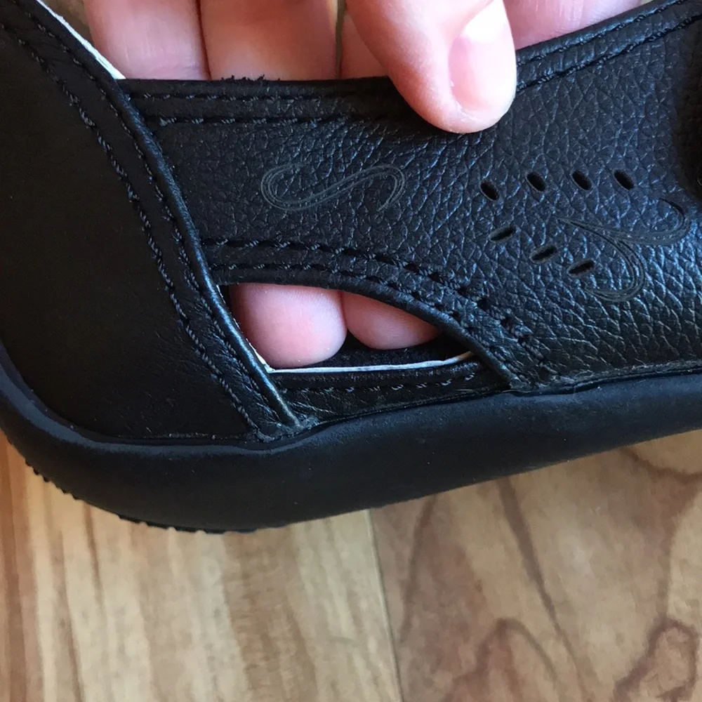 Ros Hommerson Chelsea 9-1/2 N black leather comfort cushion Mary Jane shoes EUC